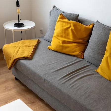 Lägenhet Cozy Garden
